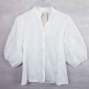 Solitaire Cream Eyelet Embroidered Top NWT, size Small